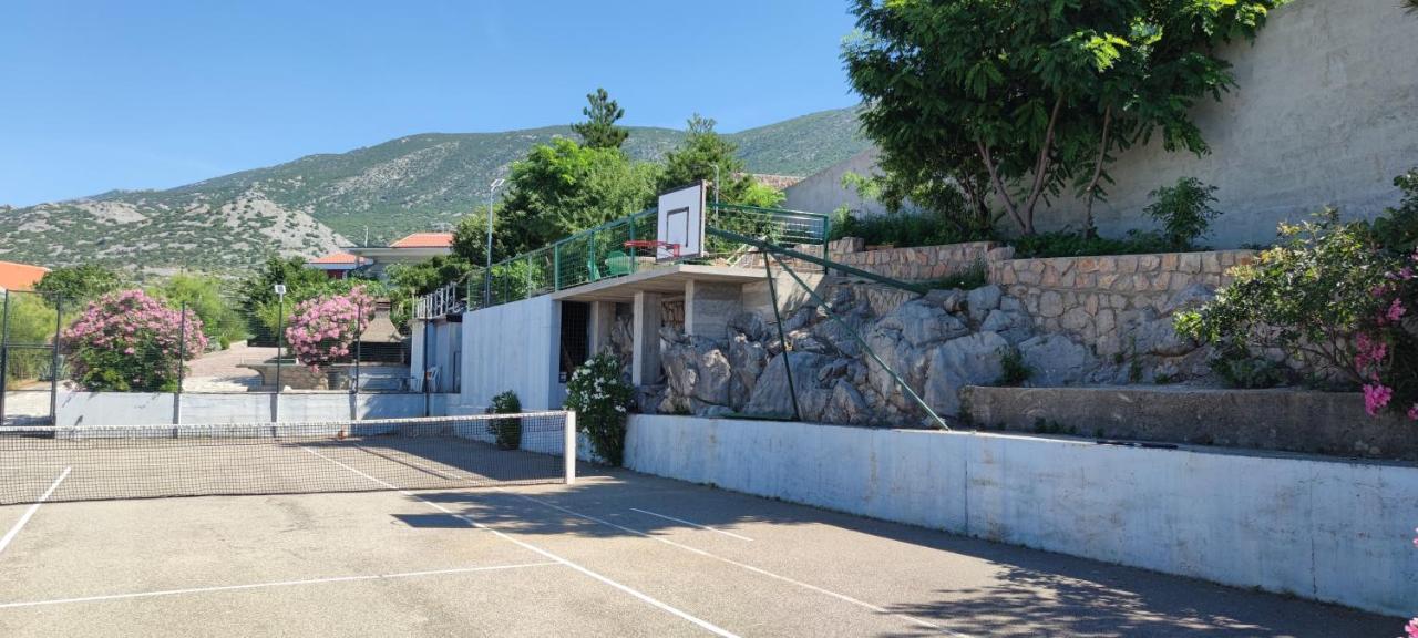 Resort Haus Toma Cesarica Exteriér fotografie